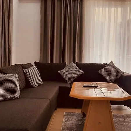 Circle Suits Apartamento Side