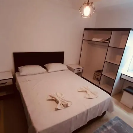 Circle Suits Apartamento Side